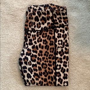 Workout pants with pockets